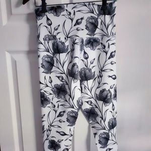 White leggings, size Small